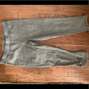 Under Armour crop leggings Size Medium